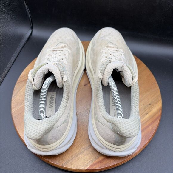 Hoka One One Clifton 9 Mens Size 10 D Running Shoes Beige Sneakers
